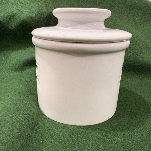 L. Tremain White 2-Piece Ceramic Butter Bell Crock Dish Keeper 2021 - Picture 4 of 8